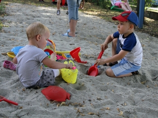Játszótéravatás Újtelepen - fotó: Sándor Judit