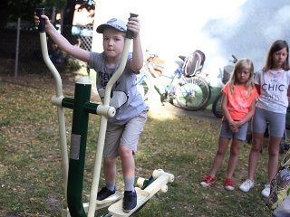 Játszótéravatás Újtelepen - fotó: Sándor Judit