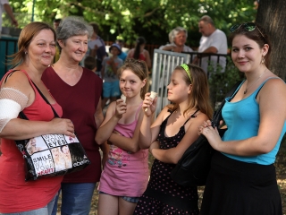 Játszótéravatás Újtelepen - fotó: Sándor Judit