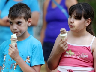 Játszótéravatás Újtelepen - fotó: Sándor Judit