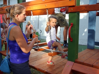 Játszótéravatás Újtelepen - fotó: Sándor Judit