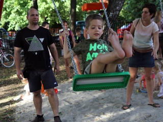 Játszótéravatás Újtelepen - fotó: Sándor Judit