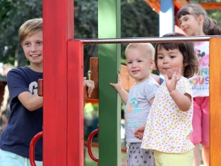 Játszótéravatás Újtelepen - fotó: Sándor Judit