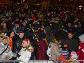 Szilveszteri utcabál a Főtéren - fotó: Ónodi Zoltán