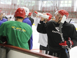 A DAB első jeges edzése - fotó: Sándor Judit