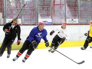A DAB első jeges edzése - fotó: Sándor Judit