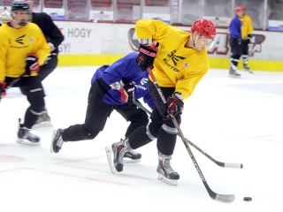 A DAB első jeges edzése - fotó: Sándor Judit
