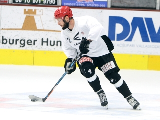 A DAB első jeges edzése - fotó: Sándor Judit