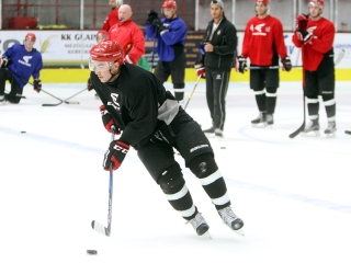 A DAB első jeges edzése - fotó: Sándor Judit