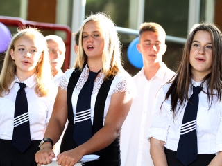 Évnyitó ünnepség a gimiben - fotó: Sándor Judit