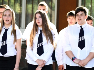 Évnyitó ünnepség a gimiben - fotó: Sándor Judit