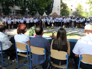 Évnyitó ünnepség a gimiben - fotó: Sándor Judit