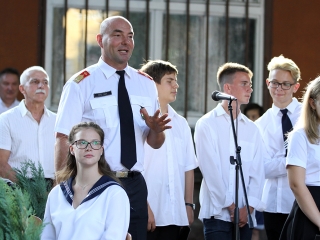 Évnyitó ünnepség a gimiben - fotó: Sándor Judit