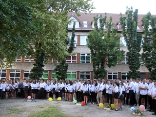 Évnyitó ünnepség a gimiben - fotó: Sándor Judit