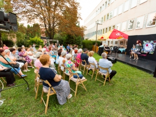 Örökzöld Slágerek az MMK udvarán - fotó: Ónodi Zoltán