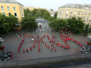 DKKA flashmob a mozi előtt - fotó: Sándor Judit