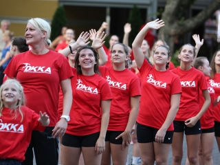 DKKA flashmob a mozi előtt - fotó: Sándor Judit