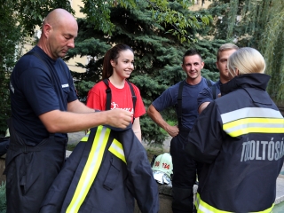 DKKA flashmob a mozi előtt - fotó: Sándor Judit