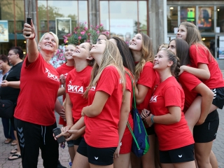 DKKA flashmob a mozi előtt - fotó: Sándor Judit