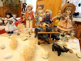 Babakiállítás az Aprók Háza tagoviban - fotó: Sándor Judit