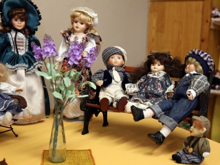 Babakiállítás az Aprók Háza tagoviban - fotó: Sándor Judit