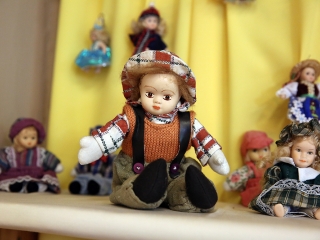 Babakiállítás az Aprók Háza tagoviban - fotó: Sándor Judit