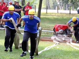 Tűzoltók versenye a Szalki-szigeten - fotó: Sándor Judit