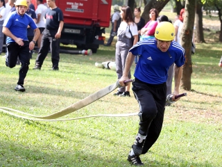Tűzoltók versenye a Szalki-szigeten - fotó: Sándor Judit