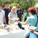 Ételt osztottak a focisták - fotó: Sándor Judit