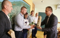 Köszönet és jutalom a tolvajokat lefülelőknek