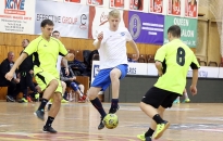 Meccsdömping a sportcsarnokban