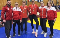 Fényes érmek a birkózó-maratonon