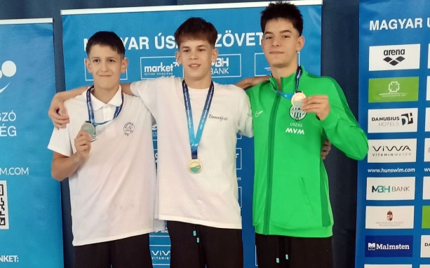 Swimmers are cute at the national championships.