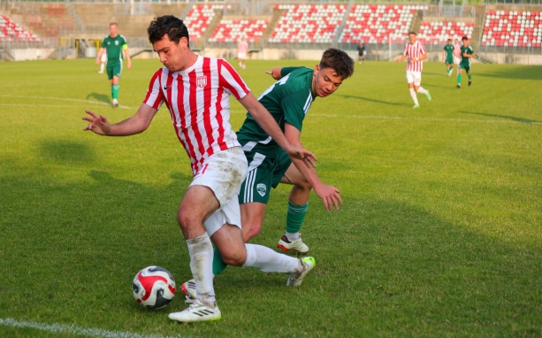 Előnyben a DFC