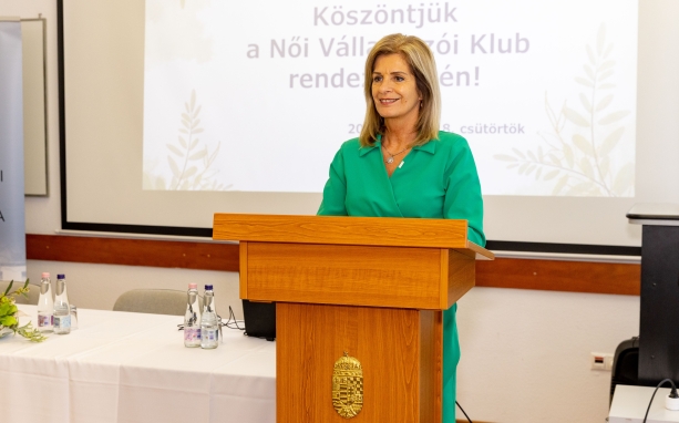 Tíz sikeres év után búcsúzott a DKIK titkára 
