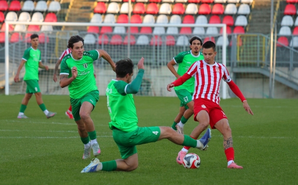 Bajnokok előtt játszhatnak a focisták