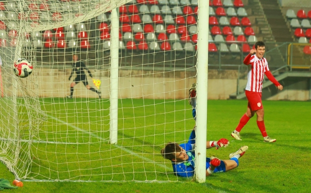 Győzelemmel köszöntötték a bajnokokat