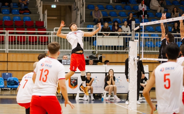 Háromszettes vereség Szegeden