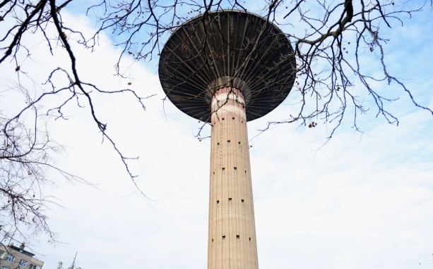 Mezőföldvíz: látható, de nem veszélyes a víztorony dőlése