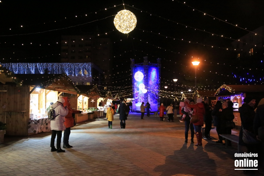 Ünnepi gyertyagyújtás advent harmadik vasárnapján - fotó: 