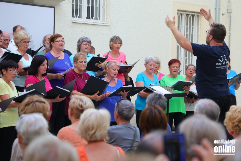 Parádés koncert a múzeumkertben - fotó: 