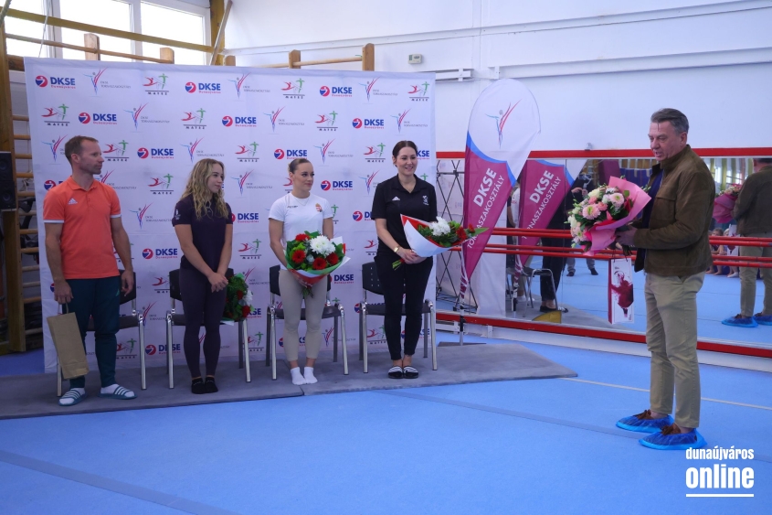 Tornászok köszöntése a világbajnokság után (2025) - fotó:  Tornászok köszöntése a világbajnokság után (2025) - fotó: