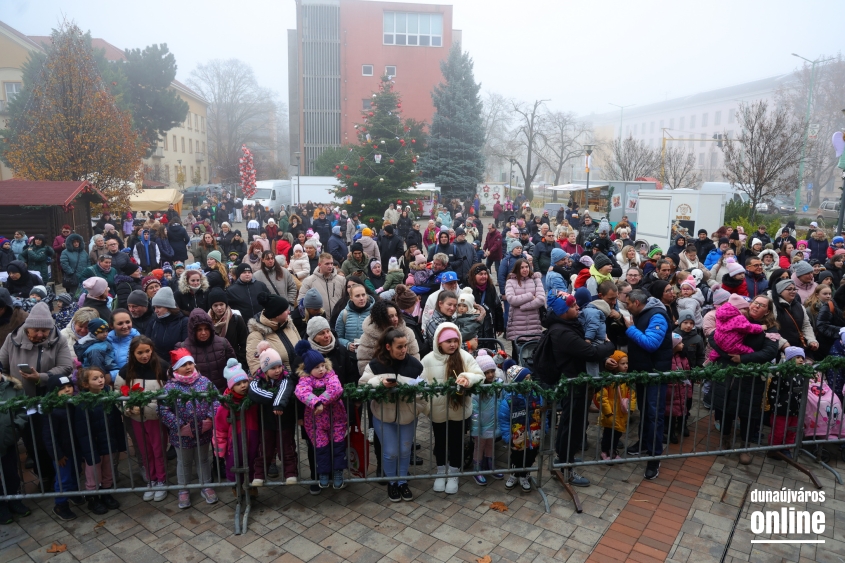 Az igazi Mikulás Dunaújvárosban - fotó: 