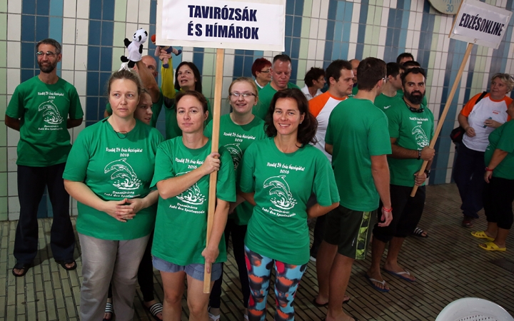Tizedik 24 órás úszógála - fotó: 