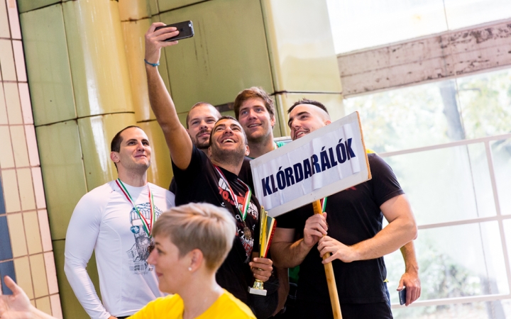 Tizedik 24 órás úszógála - fotó: 