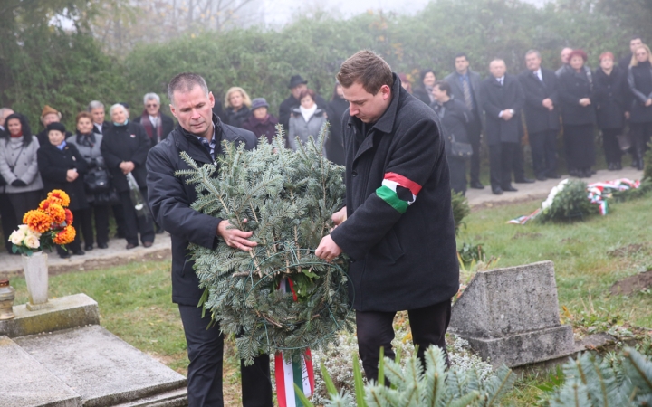 Emlékezés &#039;56-ra - Koszorúzás és díjátadó - fotó: Ónodi Zoltán