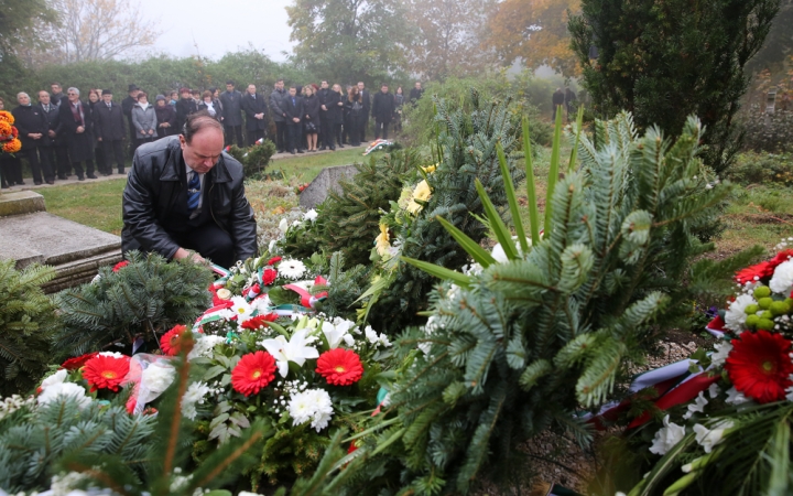 Emlékezés &#039;56-ra - Koszorúzás és díjátadó - fotó: Ónodi Zoltán