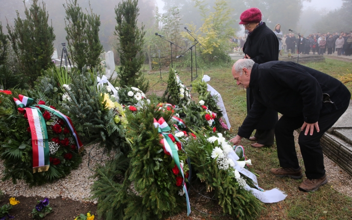 Emlékezés &#039;56-ra - Koszorúzás és díjátadó - fotó: Ónodi Zoltán