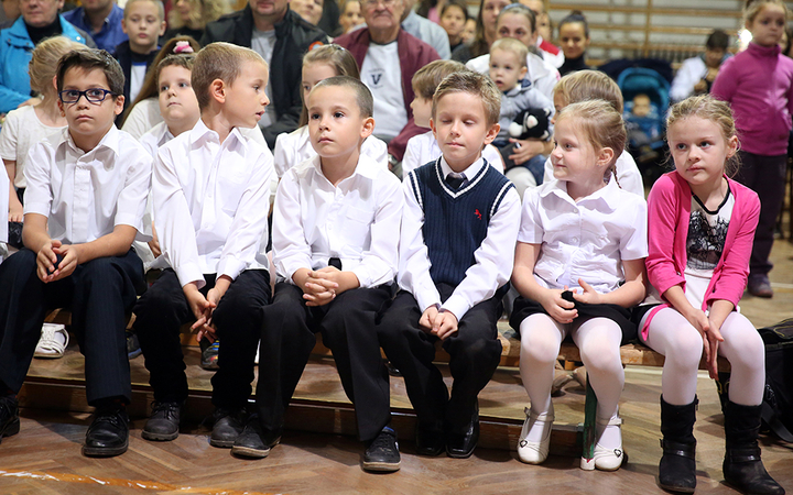 Elsősavató a Petőfiben - fotó: Sándor Judit