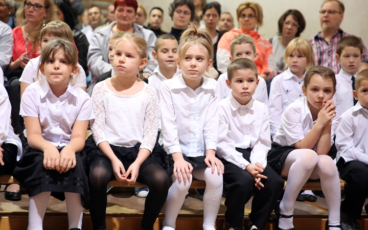 Elsősavató a Petőfiben - fotó: Sándor Judit